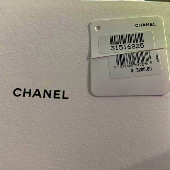 Selling Chanel phone holder with built in wallet and extra pocket for lipstick - Picture 7 of 8